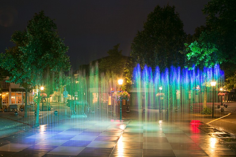 Playfountain waterjets and lightshow