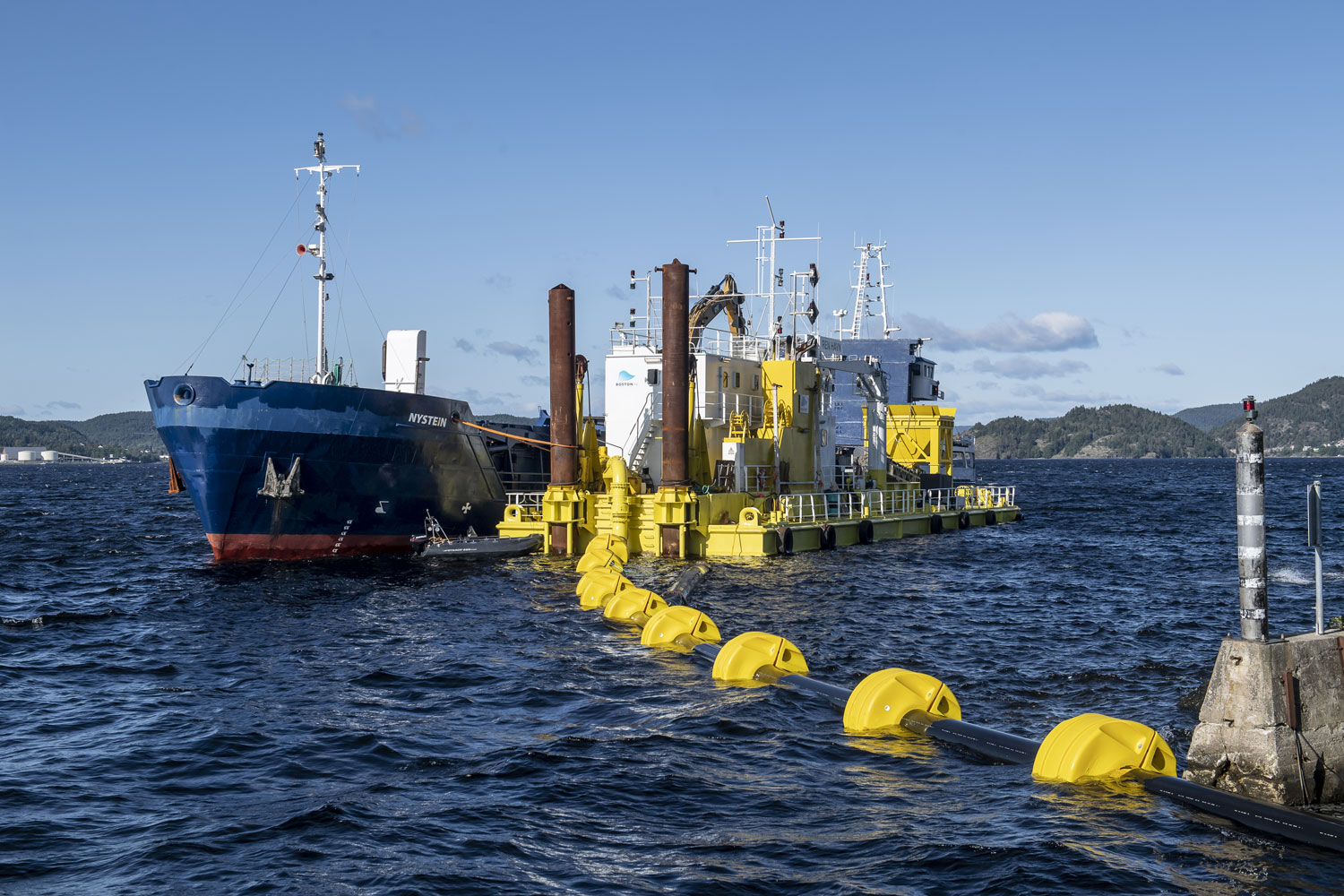 lekter, kabel og forsyningsskip for undervannsdrone