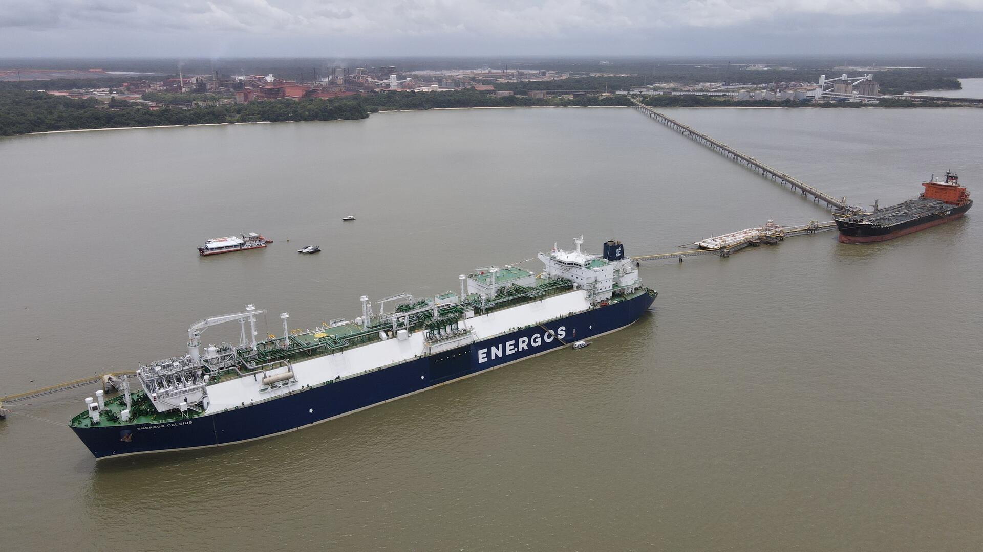 The floating storage and regasification unit (FSRU) Energos Celsius is located at the LNG terminal in Barcarena, Brazil. It supplies natural gas to both the state of Pará and the Alunorte alumina refinery.